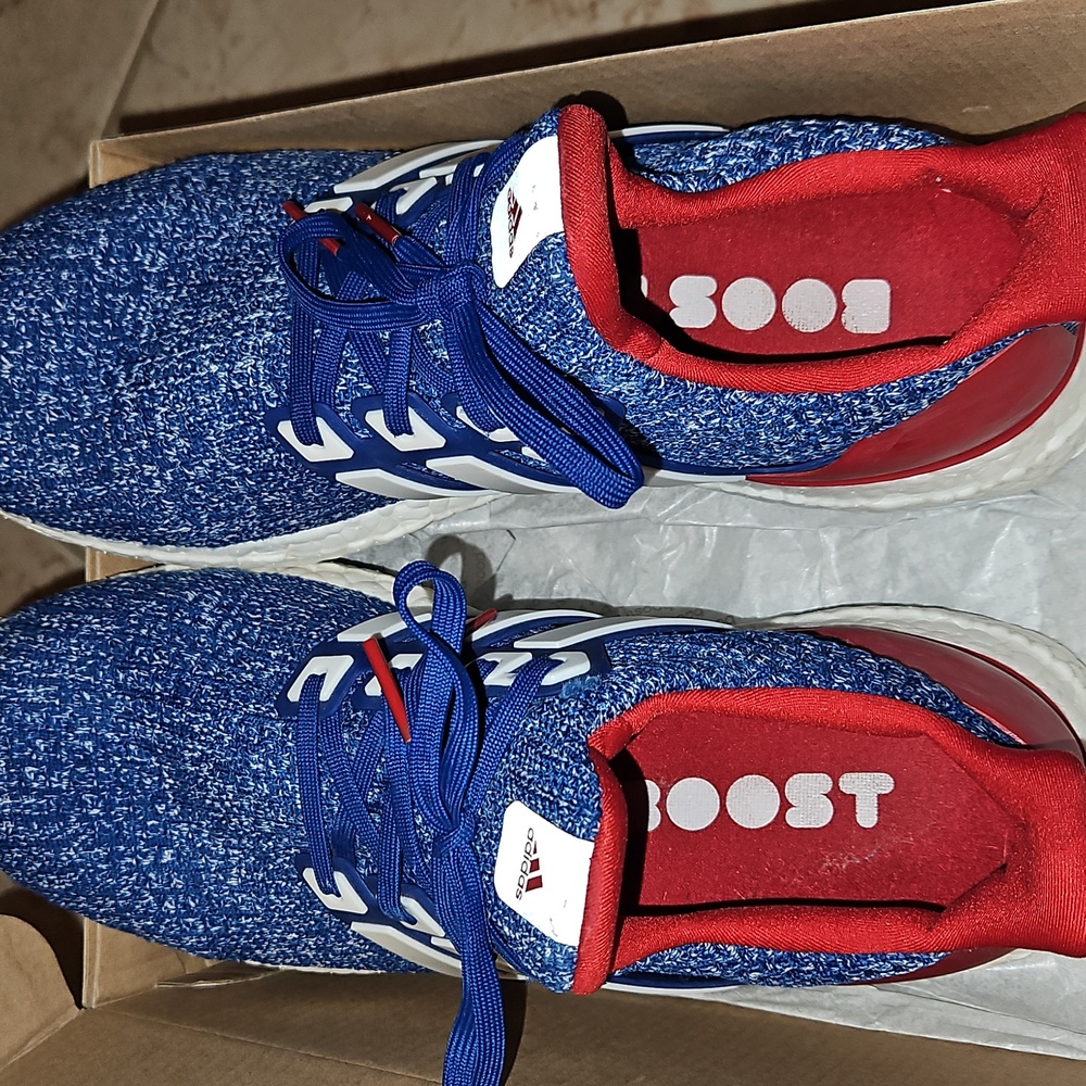 Adidas Ultraboost...Mens 8 - Picture 3 of 4